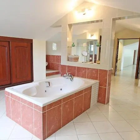 Sleeps 10 With Pool Air Con And Wifi Villa Escanxinhas