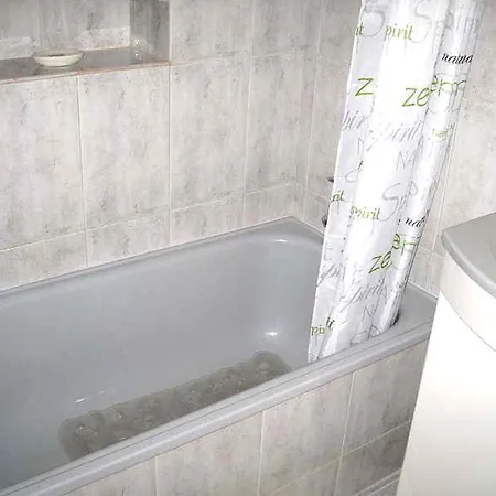 Villa Sleeps 10 With Pool Air Con And Wifi