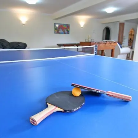 Sleeps 10 With Pool Air Con And Wifi Villa
