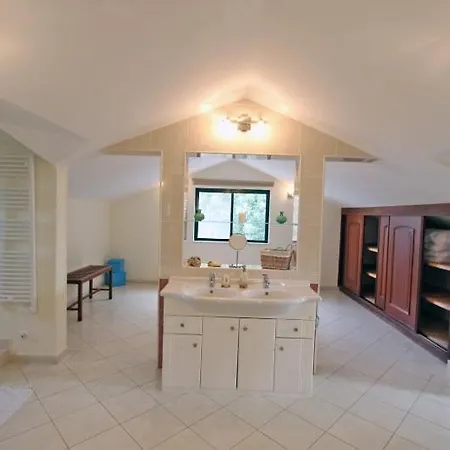 Villa Sleeps 10 With Pool Air Con And Wifi Escanxinhas