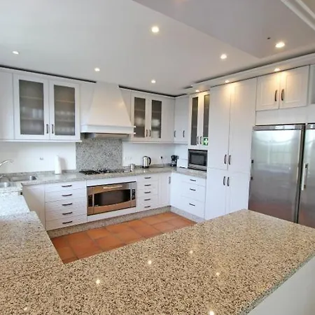 Sleeps 10 With Pool Air Con And Wifi * Escanxinhas